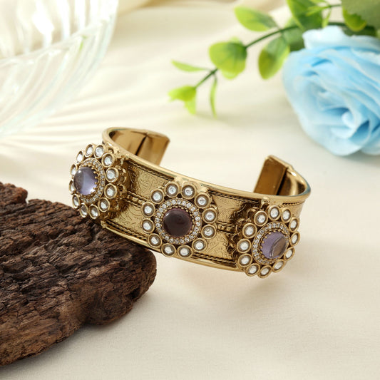 Hellblaues amerikanisches Diamantarmband Elegante, minimalistische Modeschmuckkollektion