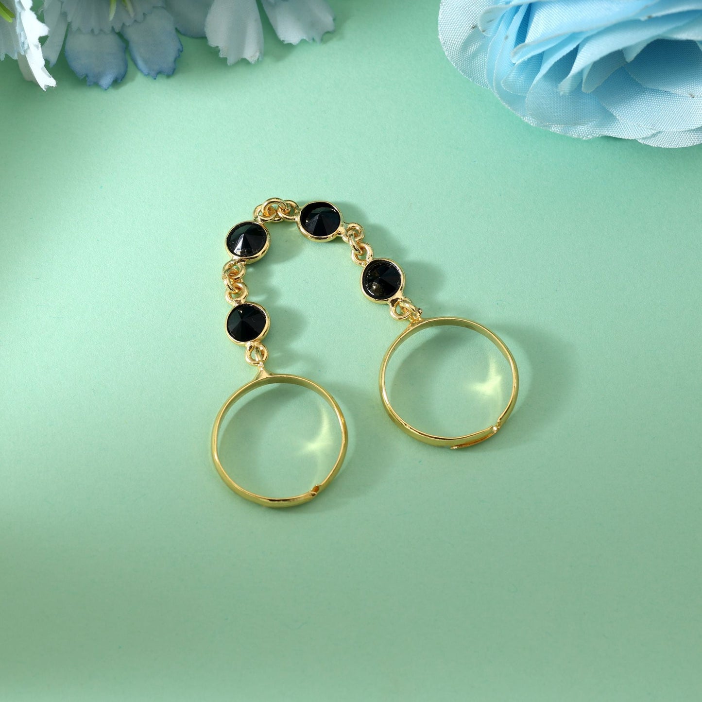 Schwarze Amrapali-Ringe, gefertigt für ein mutiges Statement-Styling bei festlichen Anlässen