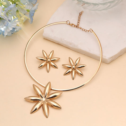 Gold Color Anti Tarnish Hasli Necklace Set with Elegant Modern Design