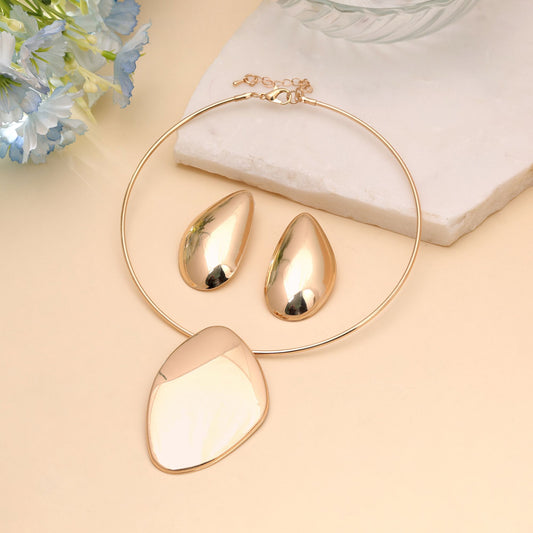 Gold Color Anti Tarnish Hasli Necklace Set Featuring Premium Minimalist Style