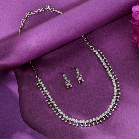 Silberfarbene Amerikanischer-Diamant-Halskette-Set, moderne Designer-Partyschmuckkollektion