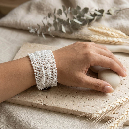 White Color Fashion Bracelet Classic Minimal Everyday Jewelry Design