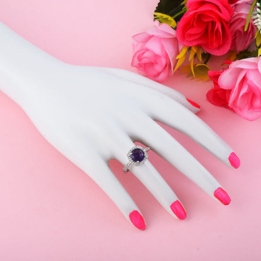Königlicher lilafarbener amerikanischer Diamantring mit königlichem Stil und Eleganz