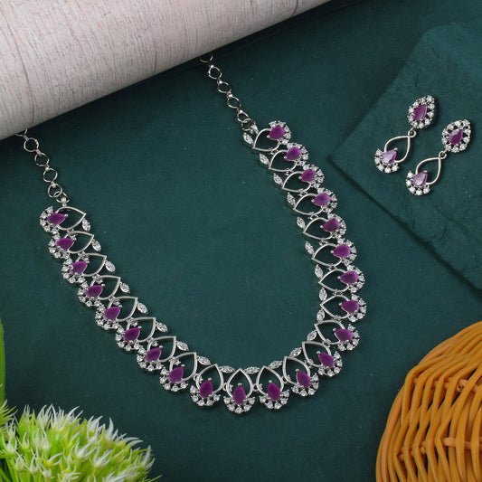 Rani Color American Diamond Halsketten-Set mit Vintage-inspiriertem Stil