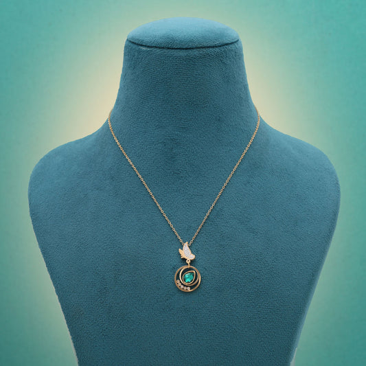 Green Color Stainless Steel Anti Tarnish Necklace Inspired By Fresh Contemporary Aesthetics