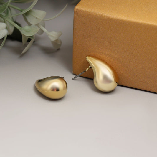 Stilvolle, goldfarbene, 12 Paar modische Ohrringe für Brautmode und Partyanlässe