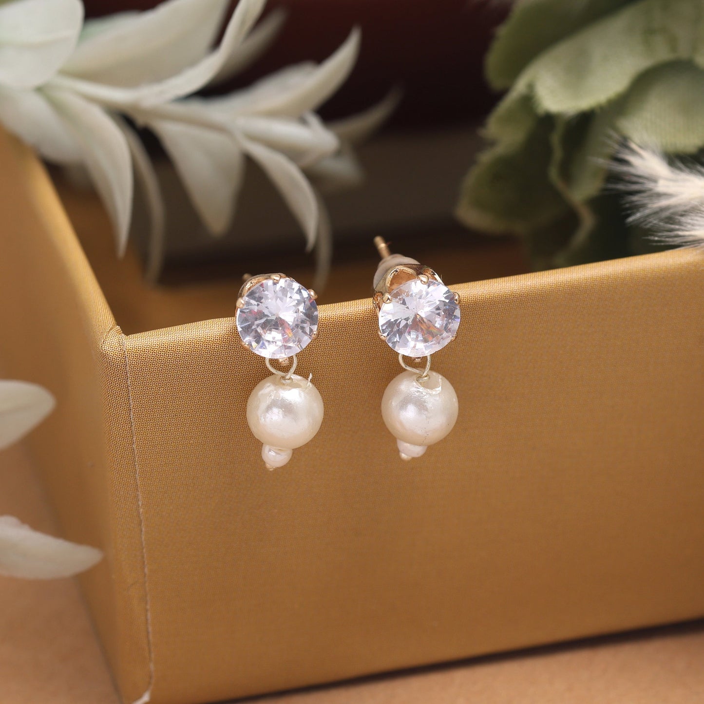Elegant White Color Fashion Earrings With Crystal Touch For Wedding And Festive Occasions