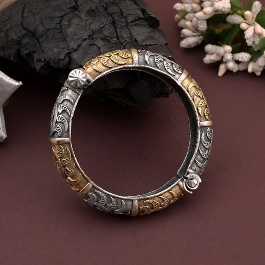 Fashion Fusion Gold & Silver Color Two Tone Oxidised Openable Bracelet Design