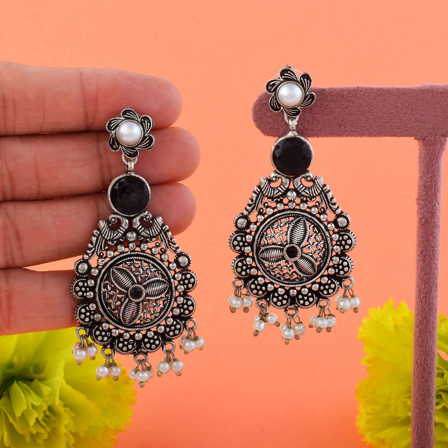 Oxidierte Ohrringe in Königsschwarz für Festivals, Verlobungen und traditionelle Outfits