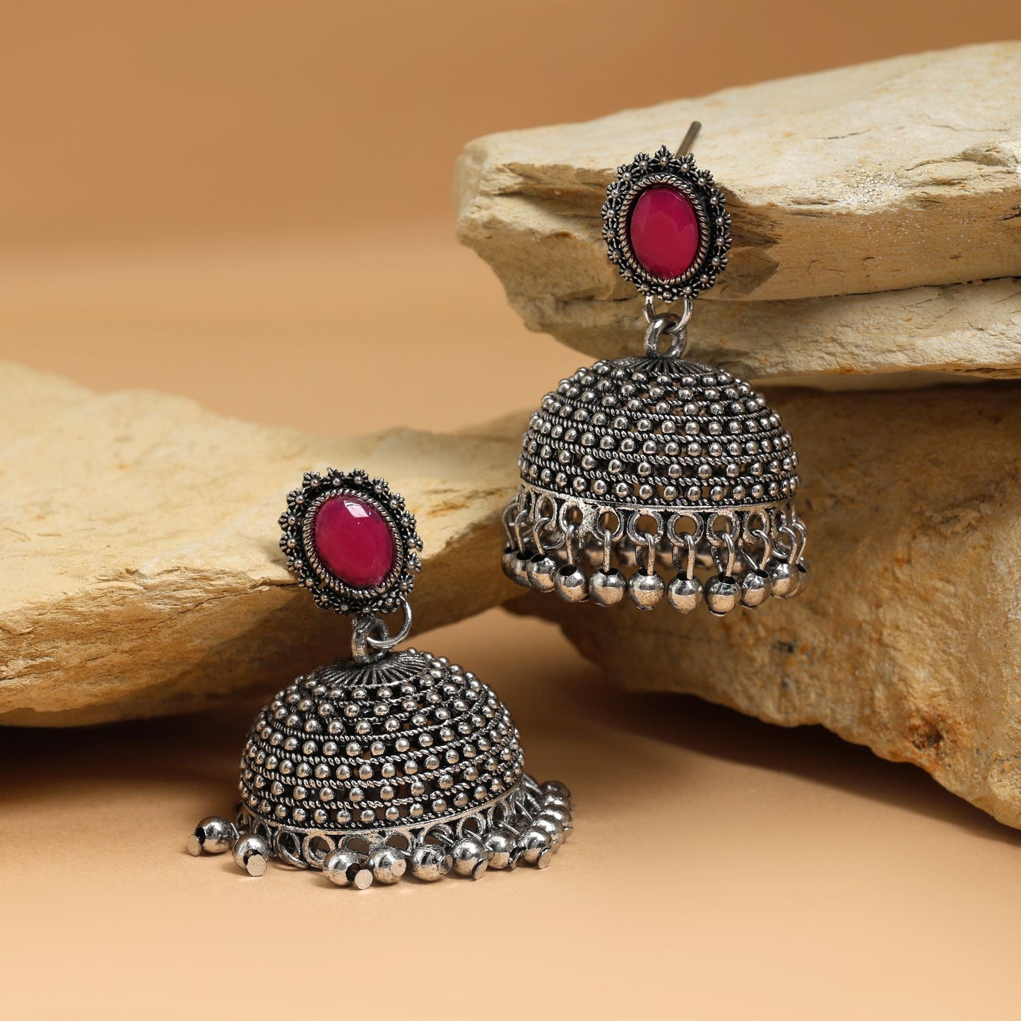 Wunderschöne oxidierte Ohrringe in Rani-Farbe, entworfen für Festivals, Hochzeiten und Brautmodeschmuck für Damen