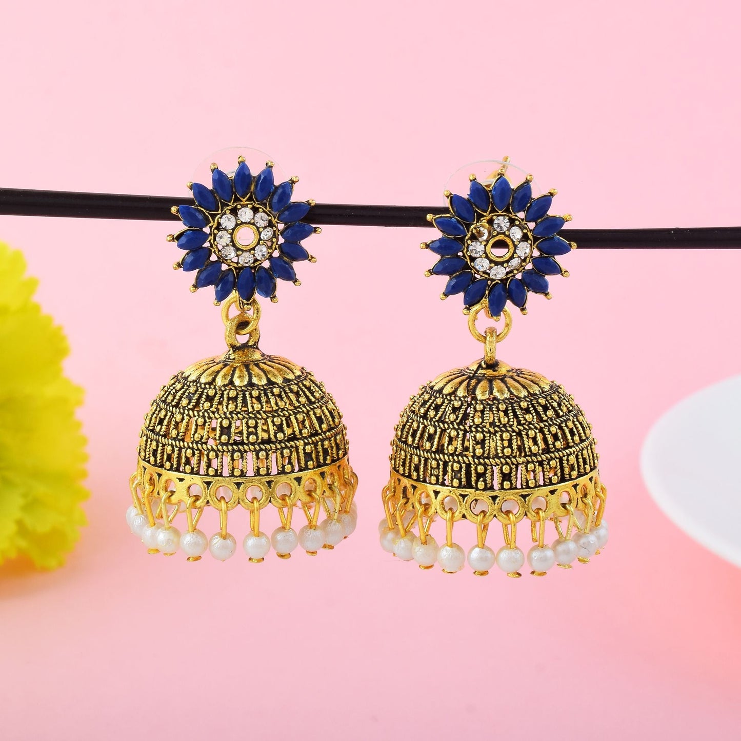 Attraktive, blau oxidierte Ohrringe, handgefertigt, für Partys und Hochzeiten.