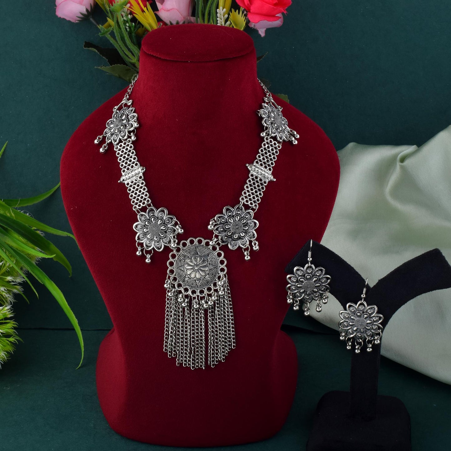Statement-Halskettenset in Silberfarbe mit oxidiertem Finish für auffällige Ethno-Stile