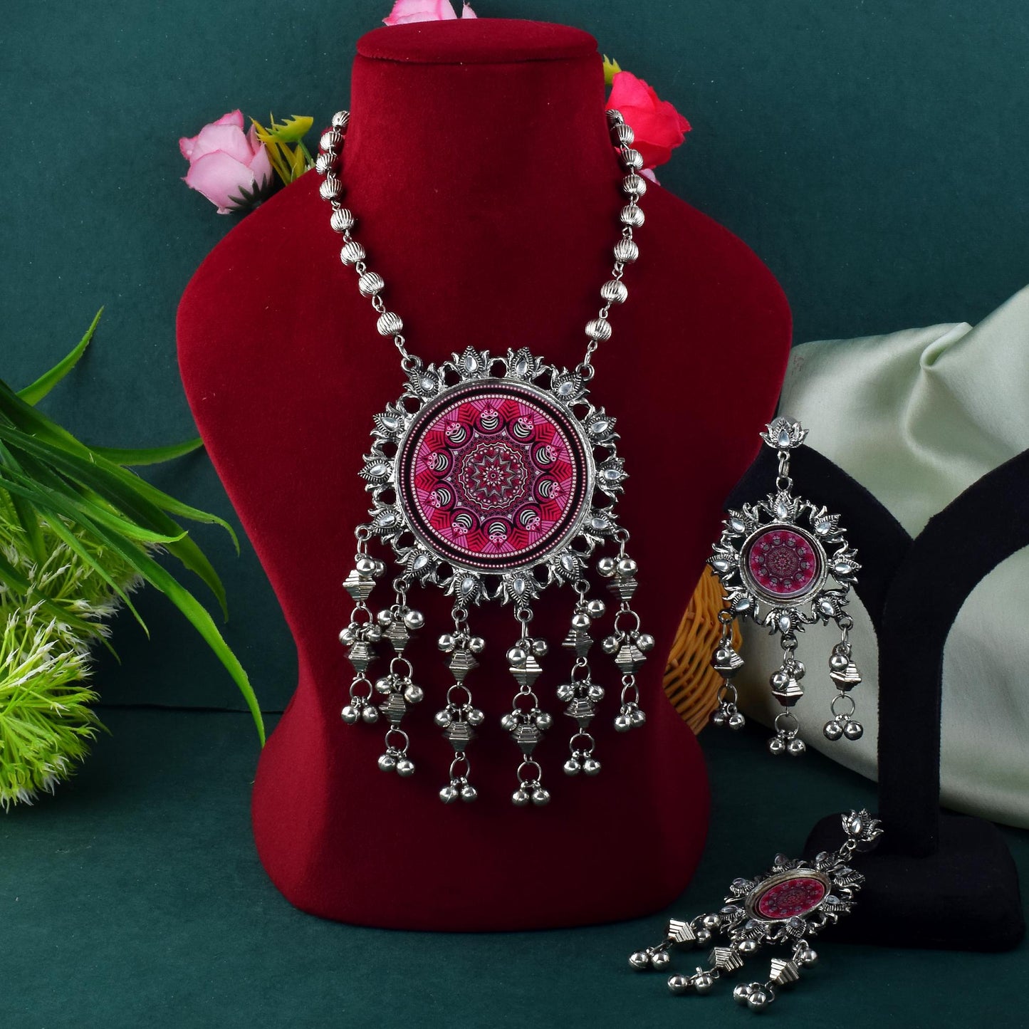 Royal Rani Color Meena Work Oxidiertes Halskettenset mit traditionellen Motiven