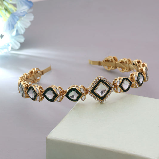 Green Color Hair Band With Soft Comfortable Everyday Wear Design