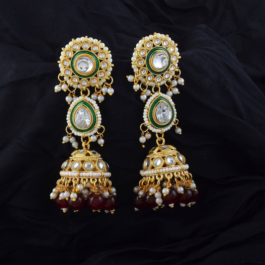 Wunderschöne kastanienbraune Kundan-Ohrringe mit Meena-Arbeit, entworfen mit aufwendiger traditioneller Emaille-Arbeit