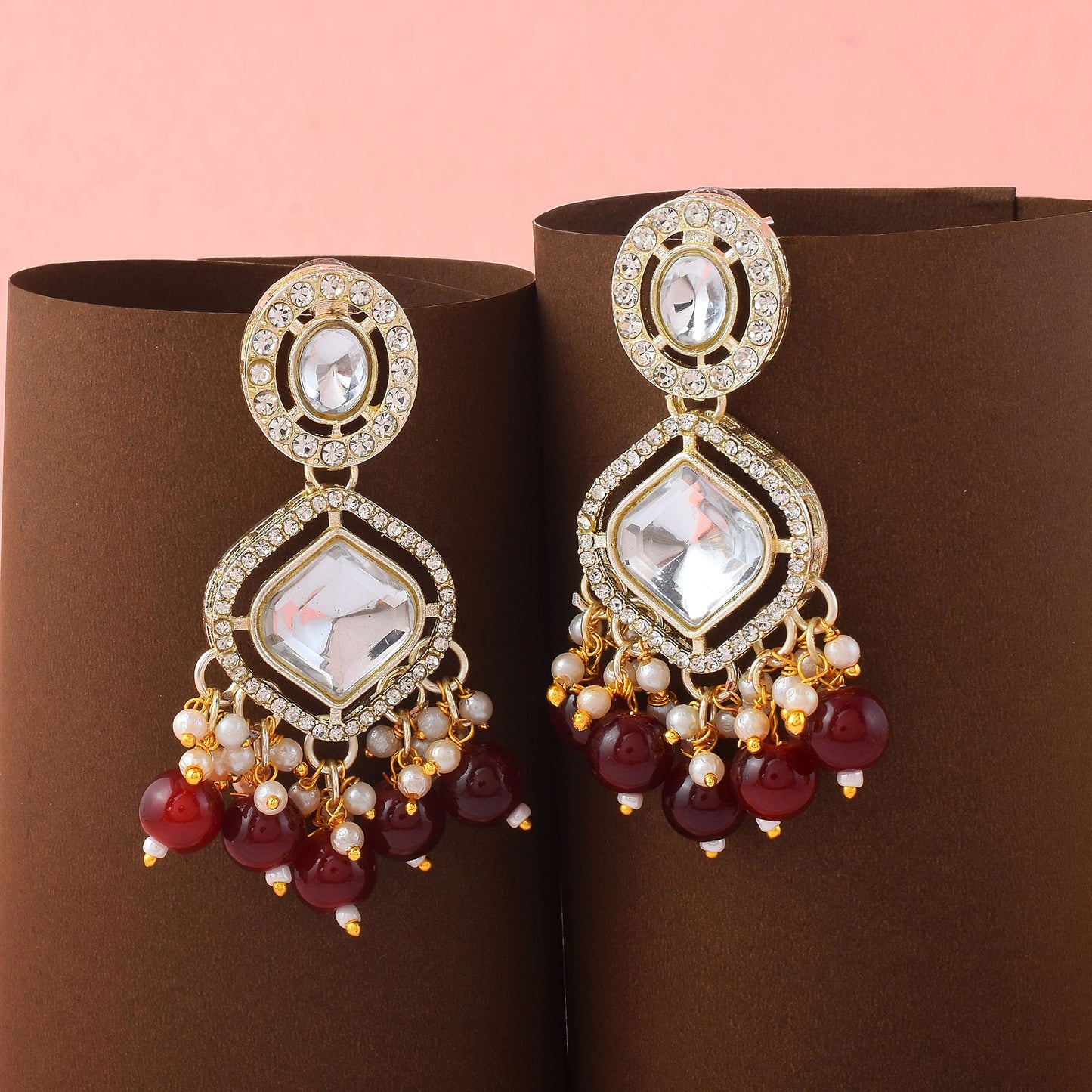 Elegante Kundan-Ohrringe in Kastanienbraun für Hochzeiten, Partys und traditionelle Schmuckstile