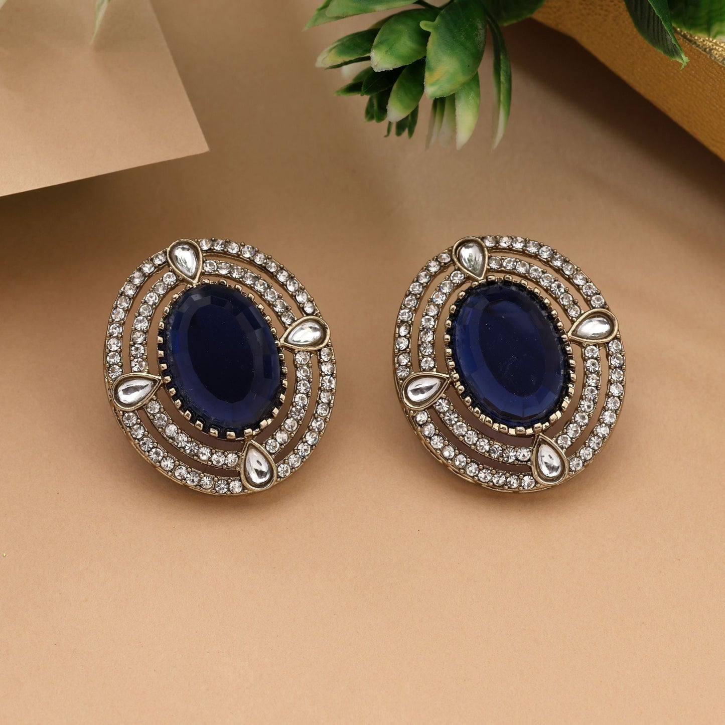 Stilvolle blaue Ohrstecker aus Kundan, ideal für Feste und Feiern