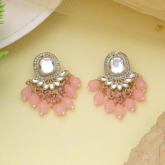 Rosafarbene Kundan-Ohrringe mit zarter Steinfassung, perfekt für Hochzeiten