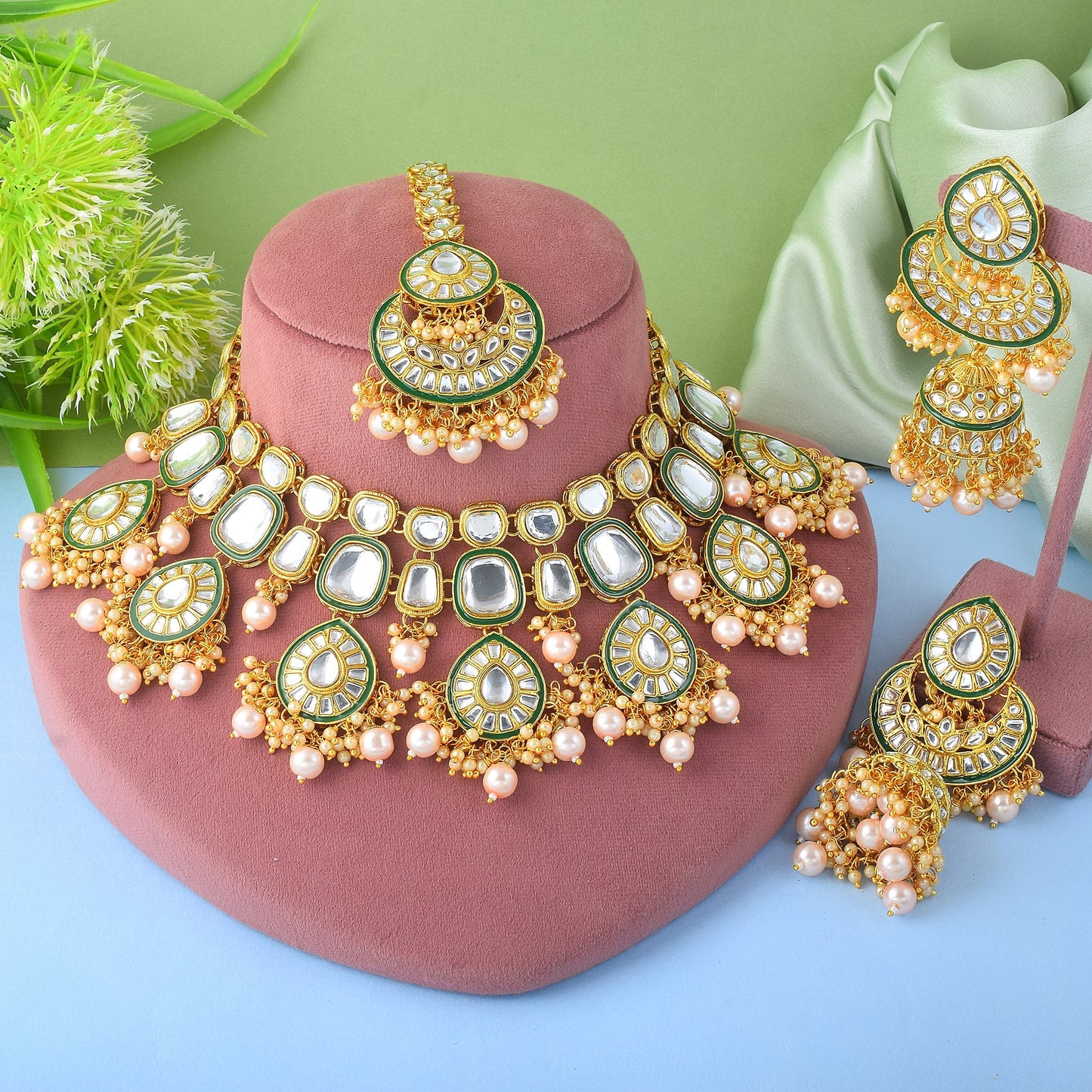 Designer-Kundan-Halskettenset in Goldfarbe für exklusiven Brautlook