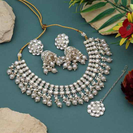 Elegant White Color Kundan Necklace Set With Traditional Design For Weddings And Parties