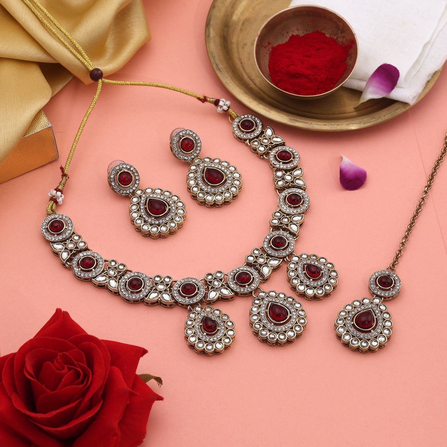 Klassisches kastanienbraunes Kundan-Halsketten-Set, perfekt für Hochzeiten und ethnische Veranstaltungen