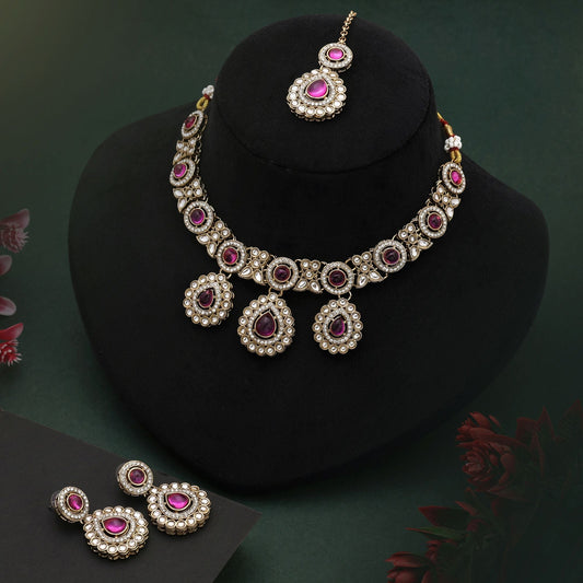 Premium Rani Color Kundan Halsketten-Set mit Perlendetails für Brautmode