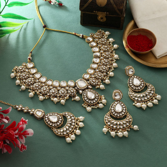 Royal White Color Kundan Necklace Set Perfect For Wedding And Festive Styling