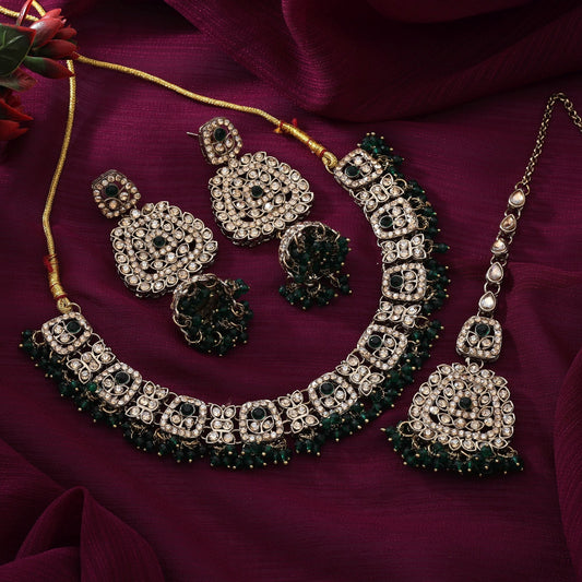 Königsgrünes Kundan-Halsketten-Set mit Vergoldung für traditionelle Kleidung