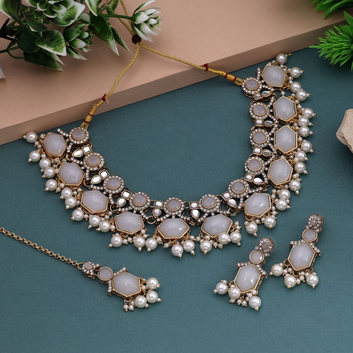 Elegant White Color Kundan Necklace Set For Wedding And Cultural Occasions