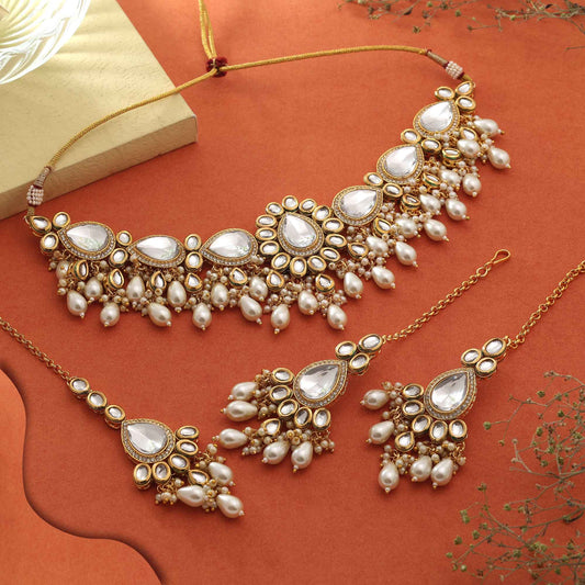 White Color Graceful Pearl Touch Elegant Kundan Necklace Set For Bridal Occasions