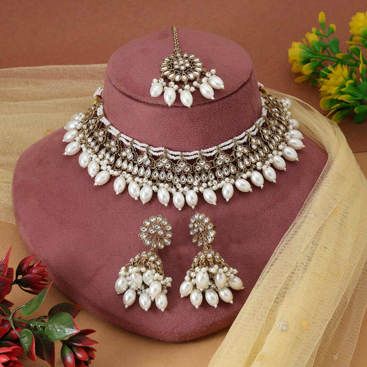 White Color Exquisite Bridal Elegant Handmade Kundan Necklace Set For Wedding Occasions
