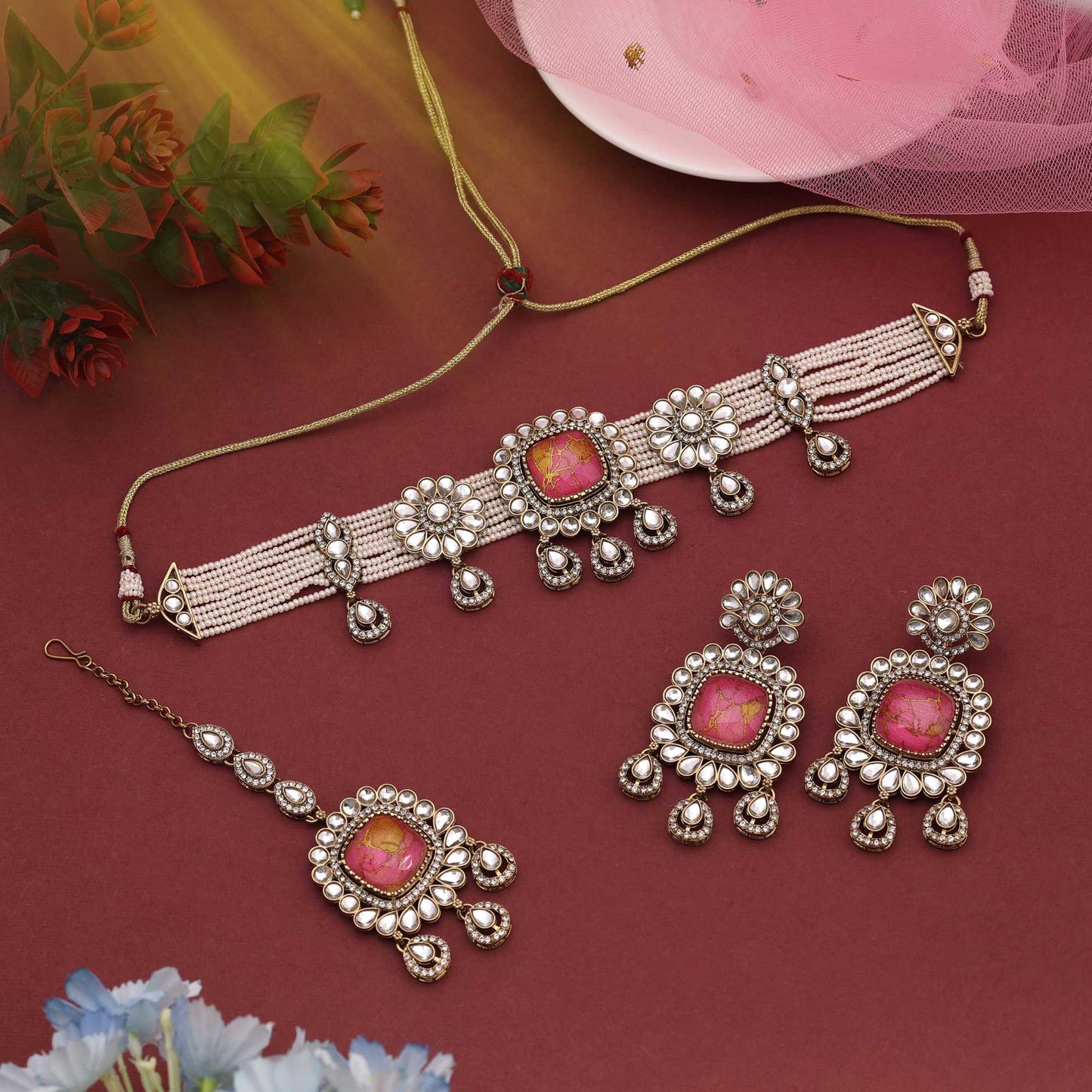Atemberaubendes Rani Color Choker Kundan Halsketten-Set für einen königlichen und anmutigen Auftritt