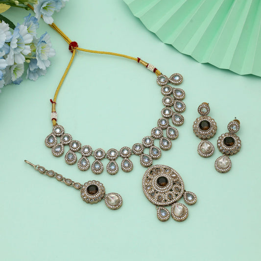 Mehandi Grünes Kundan Halsketten-Set Klassischer Ethno Braut-Stil Statement-Schmuck