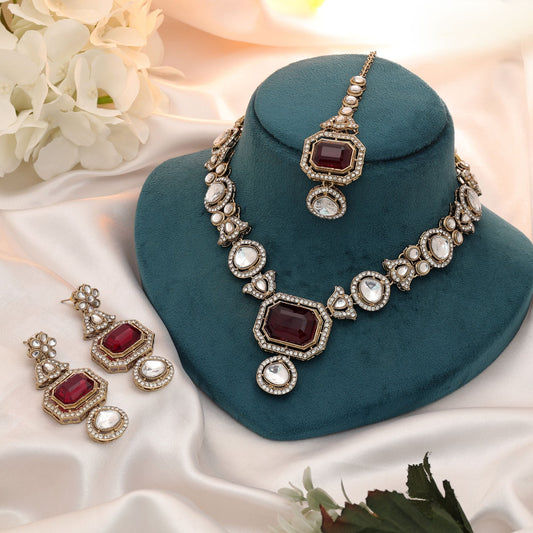 Klassisches rotes Kundan-Halsketten-Set, inspiriert von königlichem ethnischem Brautschmuck