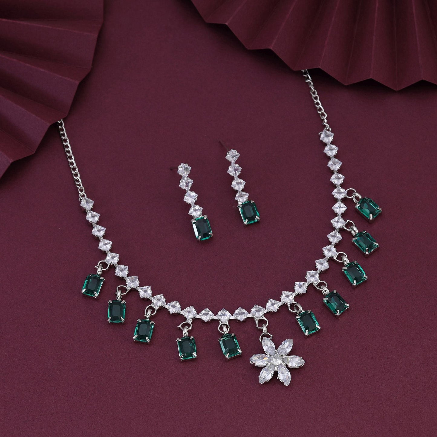 Chic Green Color Stone Necklace Set Perfect For Traditional Festive Wear