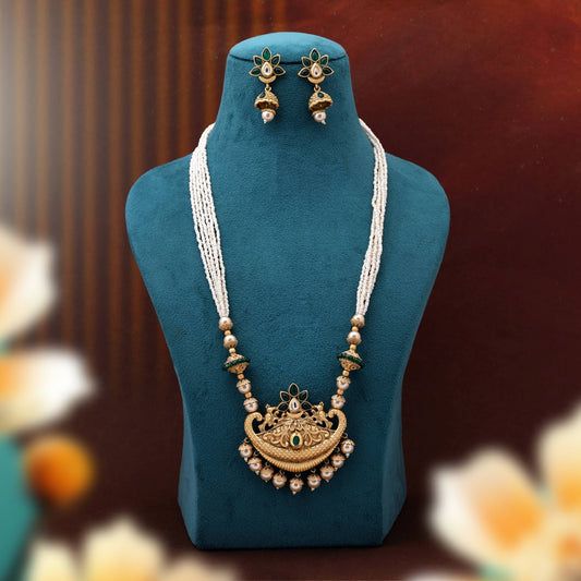 Elegant Green Color Matte Gold Necklace Set Featuring Antique Design Elements