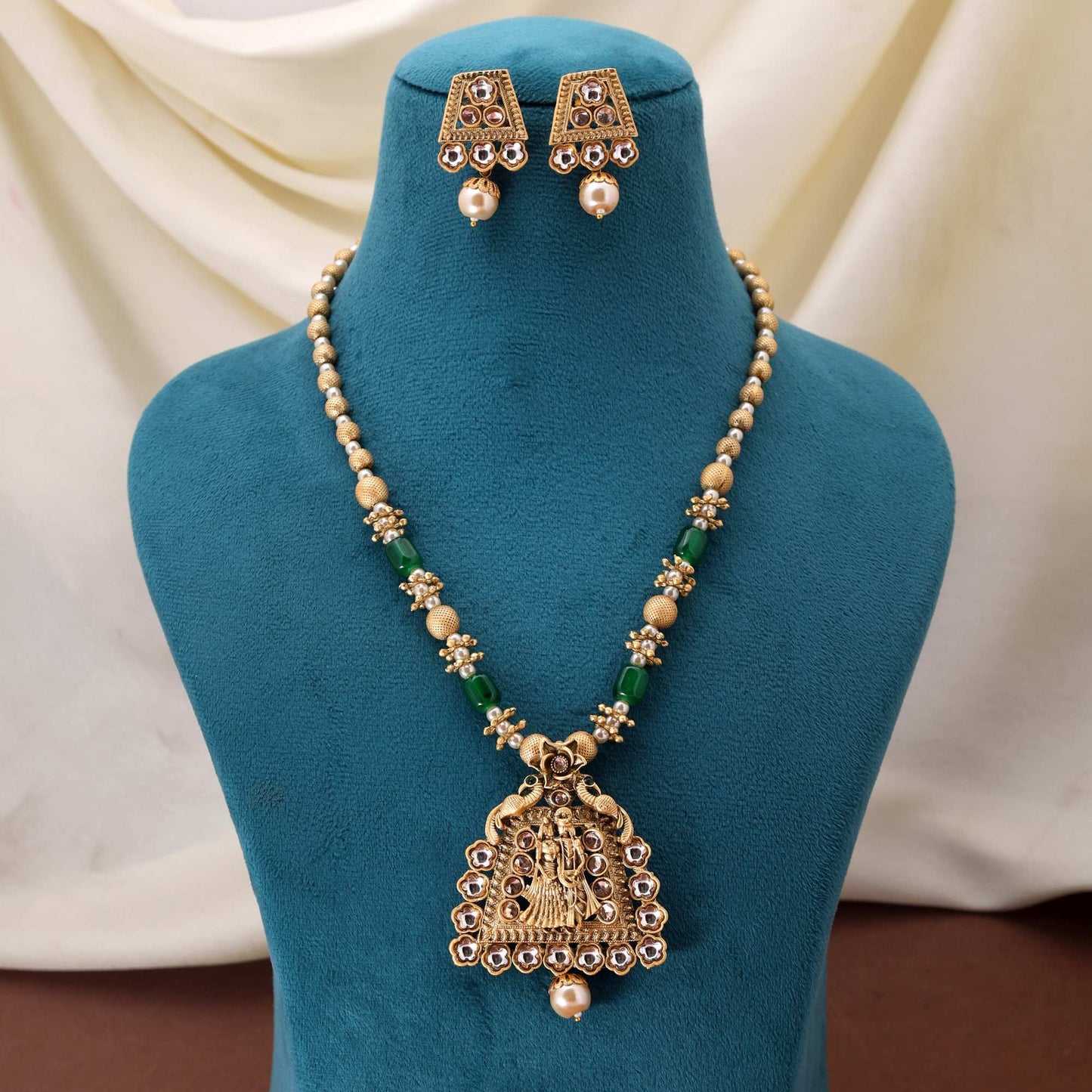 Elegant Green Color Matte Gold Necklace Set With Floral Charm And Decorative Beaded Chains