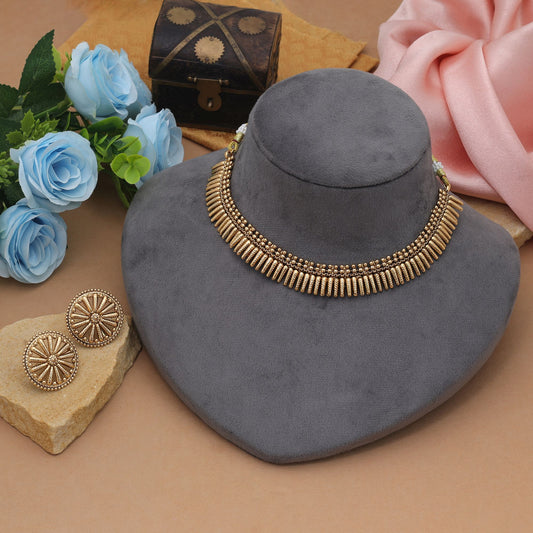Designer Goldfarbenes Mattgold-Halsketten-Set Premium-Modekollektion
