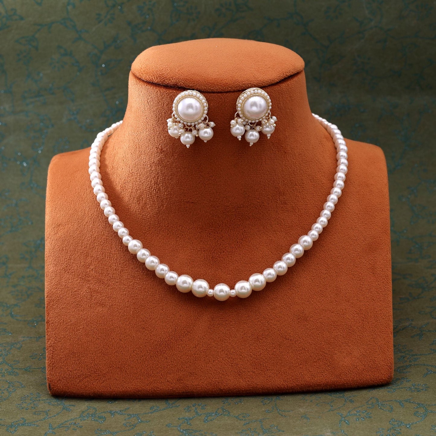 Trendy White Color Fashion Necklace Set For Women’S Ethnic Collections