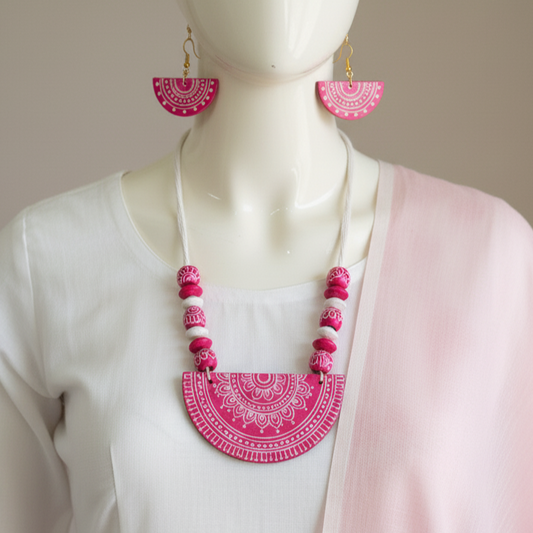 Gorgeous Rani Color Wooden Handcraft Necklace Set For Cultural And Festive Wear