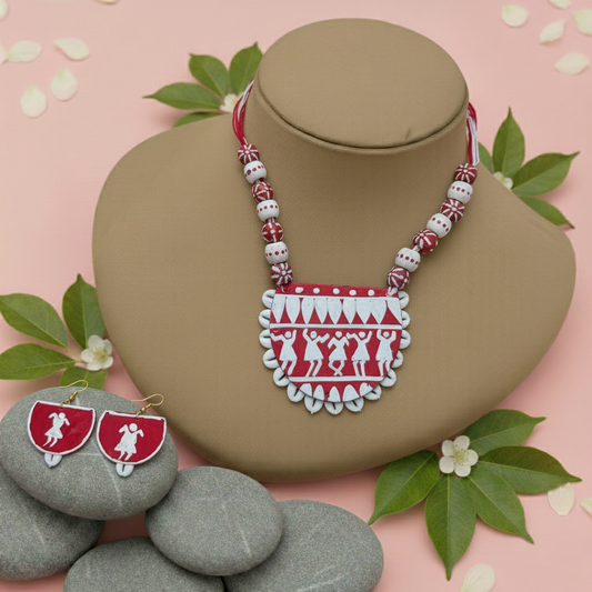 Red & White Color Wooden Handcraft Necklace Set For Cultural And Daily Wear