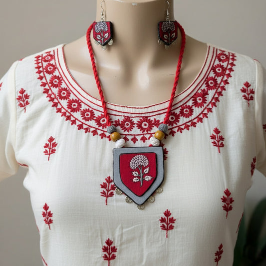 Attractive Multi Color Wooden Handcraft Necklace Set With Polished Wooden Beads