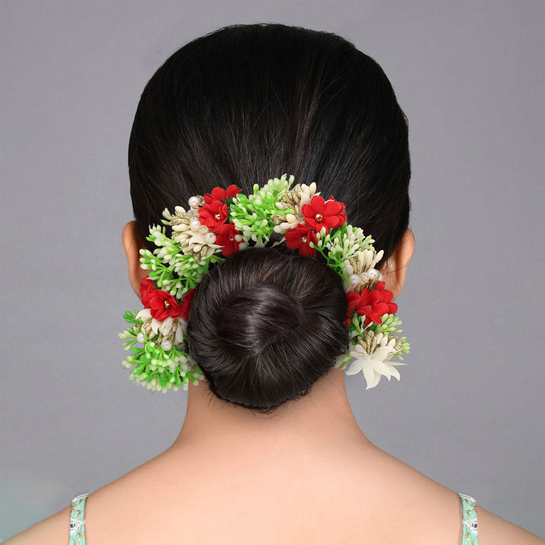 Kastanienbraune Blumen-Gajra für Frauen