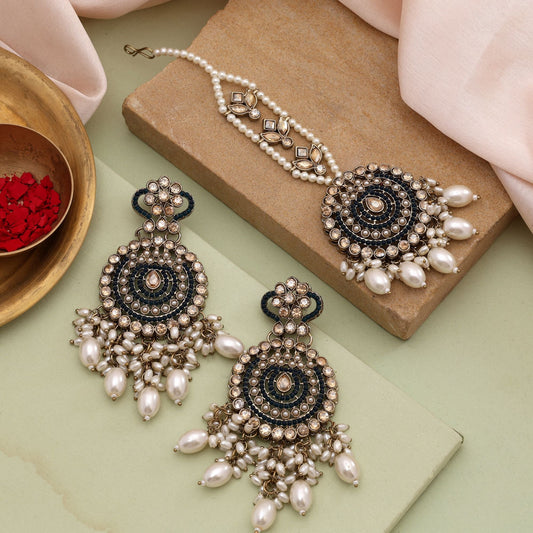 Graceful Green Color Kundan Earrings Tikka Set Perfect For Every Occasion