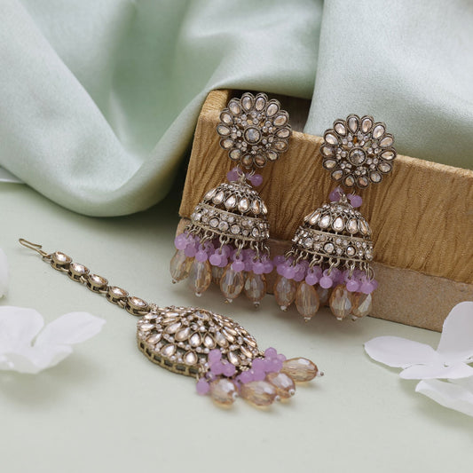Light Purple Color Kundan Earrings Tikka Set With Subtle Elegant Kundan Earrings Design