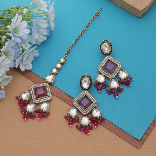 Royal Rani Color Kundan Ohrringe Tikka Set mit klassischer traditioneller Schmuckkunst