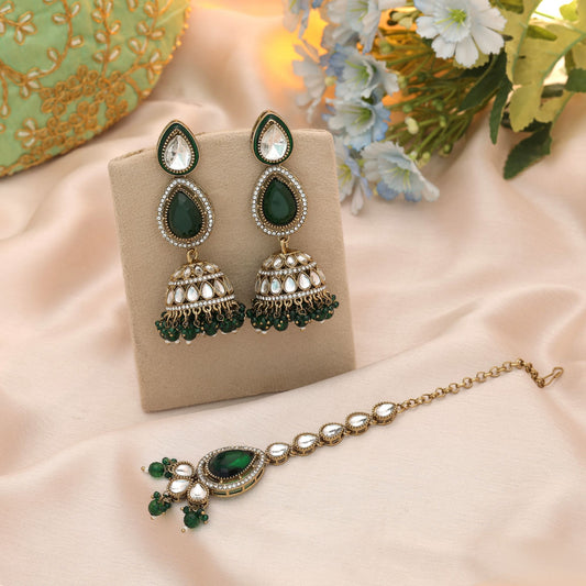 Premium Grüne Kundan Ohrringe Tikka Set für Damen Ethnische Modekollektion
