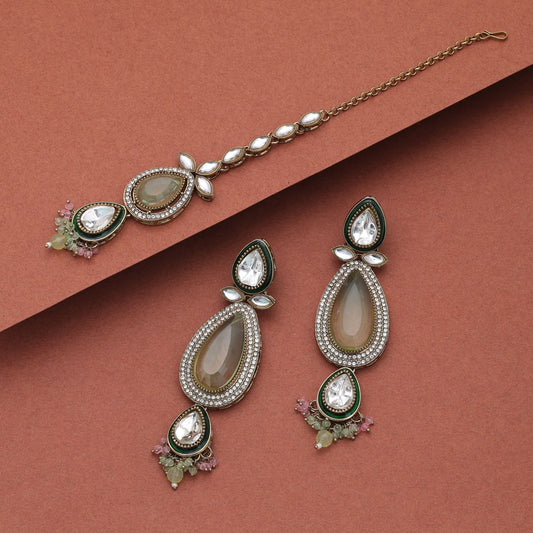 Bezauberndes Kundan-Ohrring-Tikka-Set für Damen in Pink & Pistaziengrün