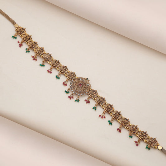 Stylischer Rani & Grüner Tempel-Kamarband mit traditionellem Design in Antikgold-Finish