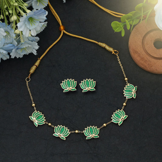 Grüne Meenakari-Halskette-Set Elegantes ethnisches traditionelles festliches Schmuckdesign
